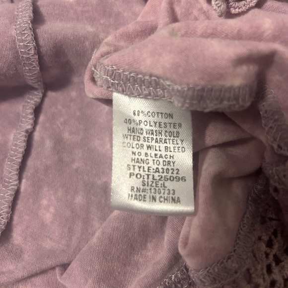 Umgee Light Purple Acid Wash Lace Trim Short Sleeve Top Size L - Picture 4 of 7